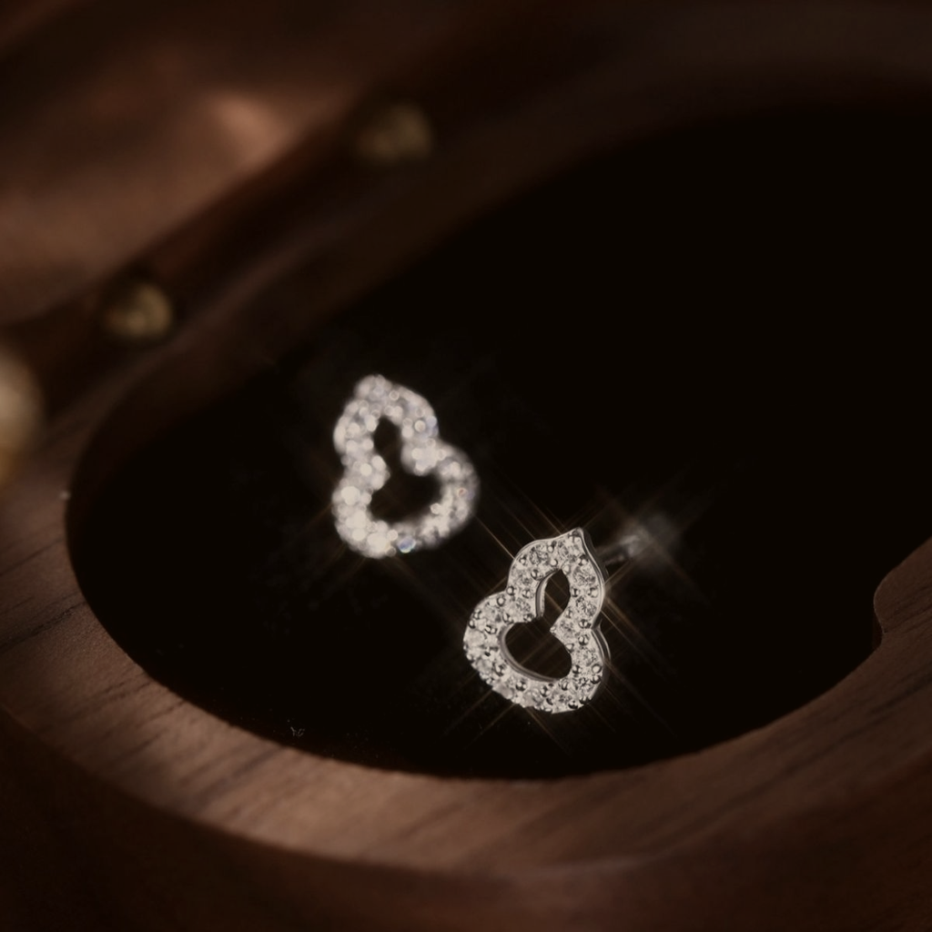 The Hollow Gourd Stud Earrings