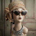 The Rhinestone Trim Cat-Eye Sunglasses