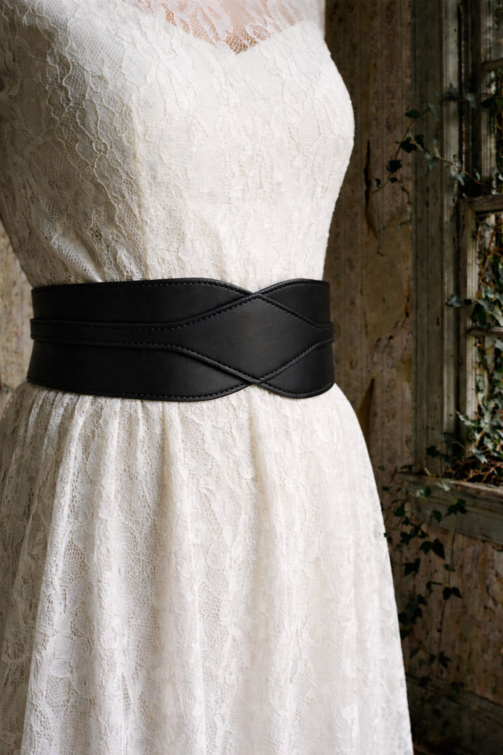 The Bramblewood Cinch Belt