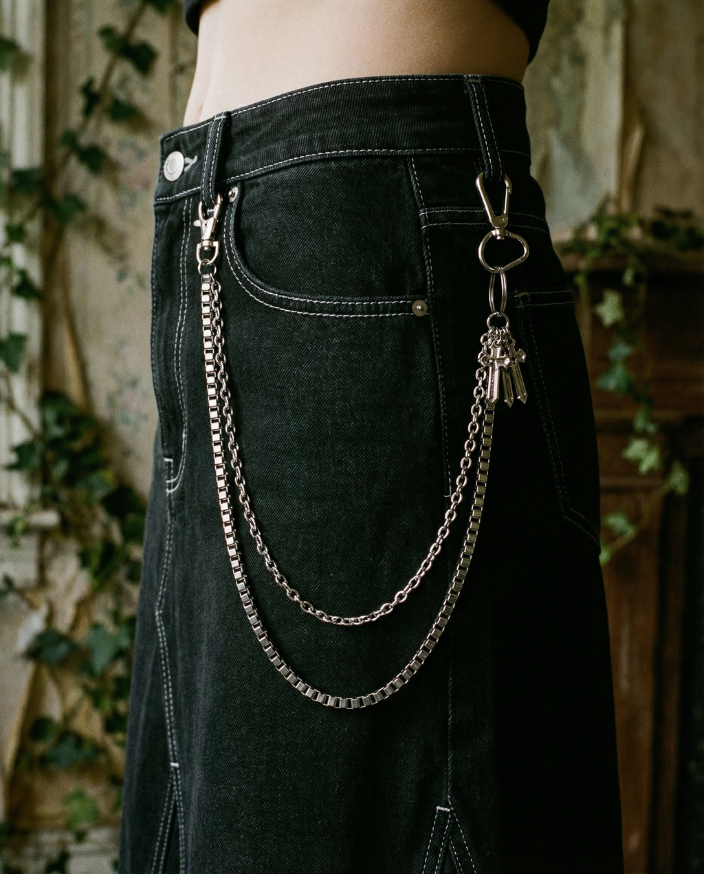 The Crossway Chain Waist Accent